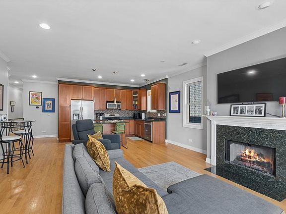 5th image of 2816 N Rockwell St APT 3N
