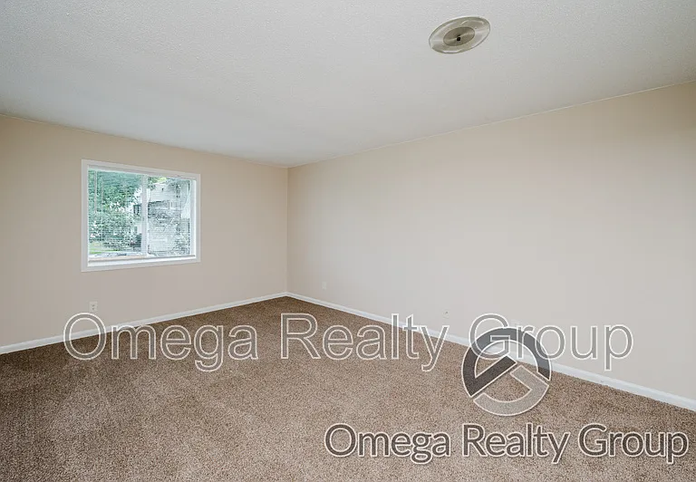 Camelot Apartments — Photo 30