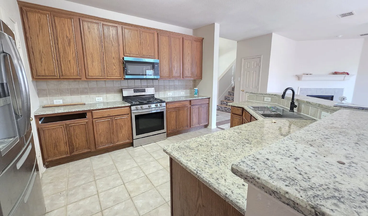 4 bed, 3.0 bath, 2640 sqft, $2,795 — Photo 2