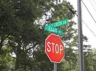 925 Valley Creek Dr, Stone Mountain, GA 30083