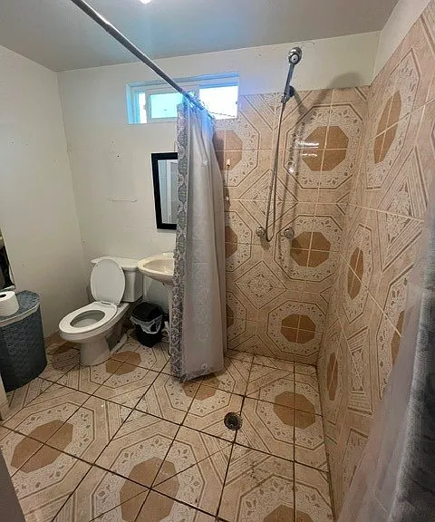8139 Radford Ave — Photo 4