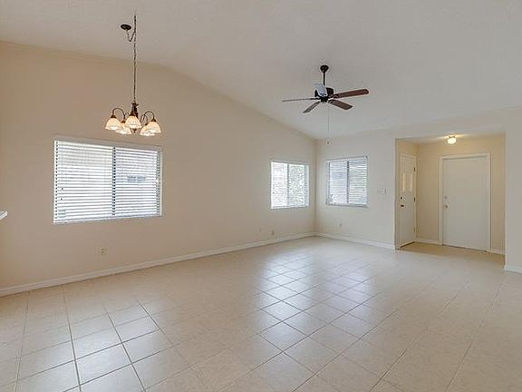 4th image of 7131 Harbor Heights Cir
