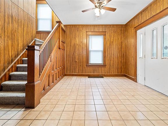2nd image of 39 1st St