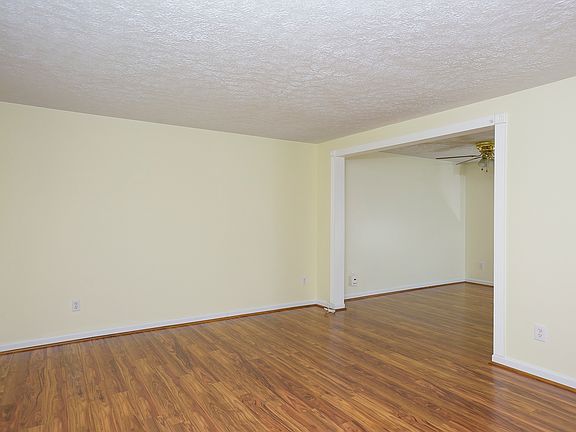 Living room-dining room