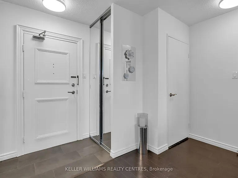 7811 Yonge St #407 — Photo 15