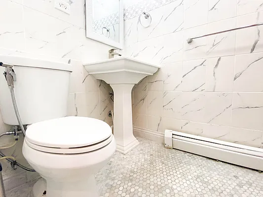 Rented by RealTegrity NY LLC | media 1