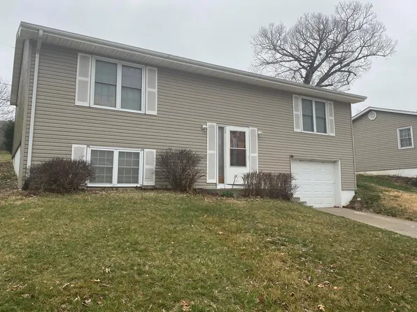 16 Fairway Dr, Hannibal, MO 63401