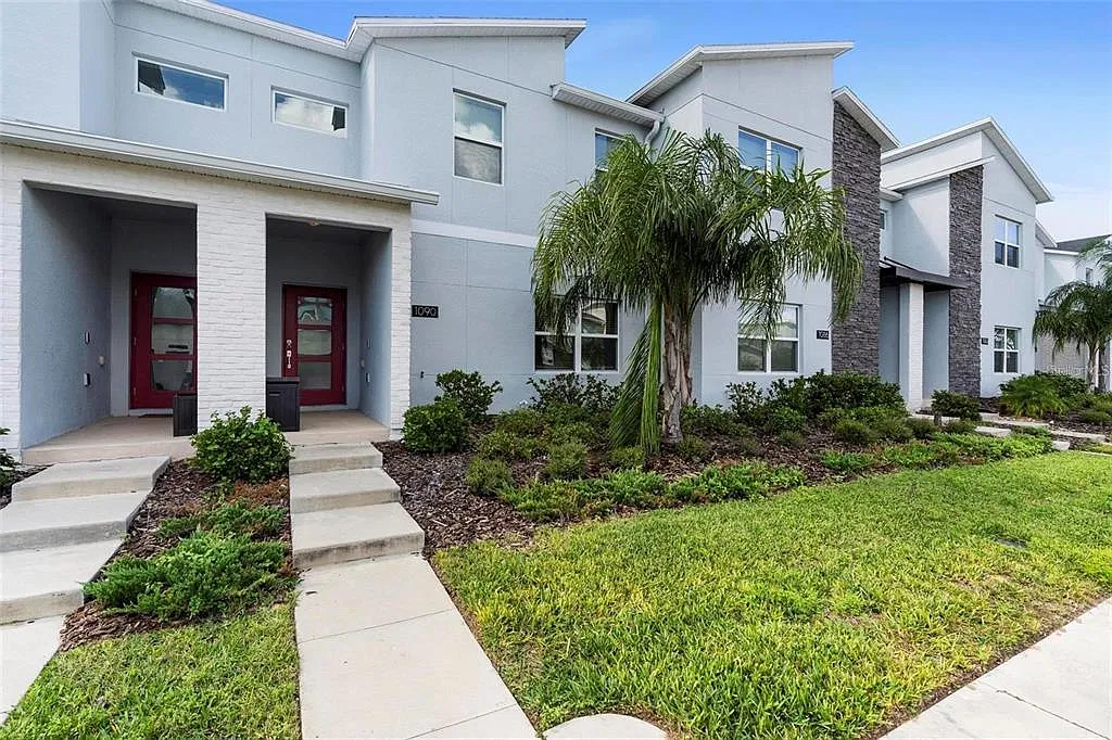 4 bed, 3.0 bath, 1914 sqft, $3,000 — Photo 1
