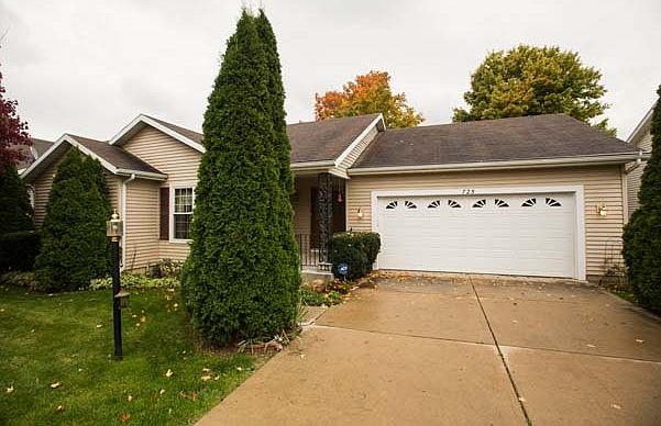 1st image of 725 Prism Valley Dr