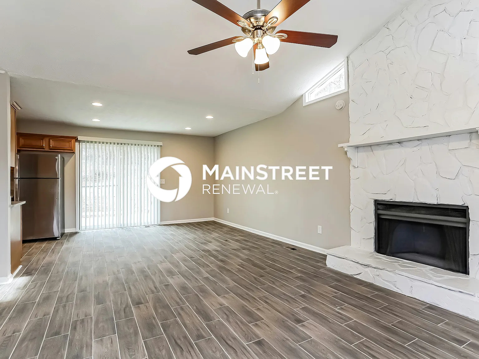 8905 Daerwater Dr — Photo 3