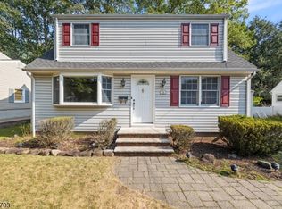 25 Lyon Rd, Waldwick, NJ 07463