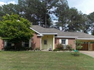 436 River Oaks Dr, Wetumpka, AL 36092
