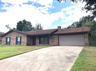 407 Chelsea St, Palestine, TX 75803