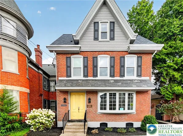 411 Main St #2, Hellertown, PA 18055