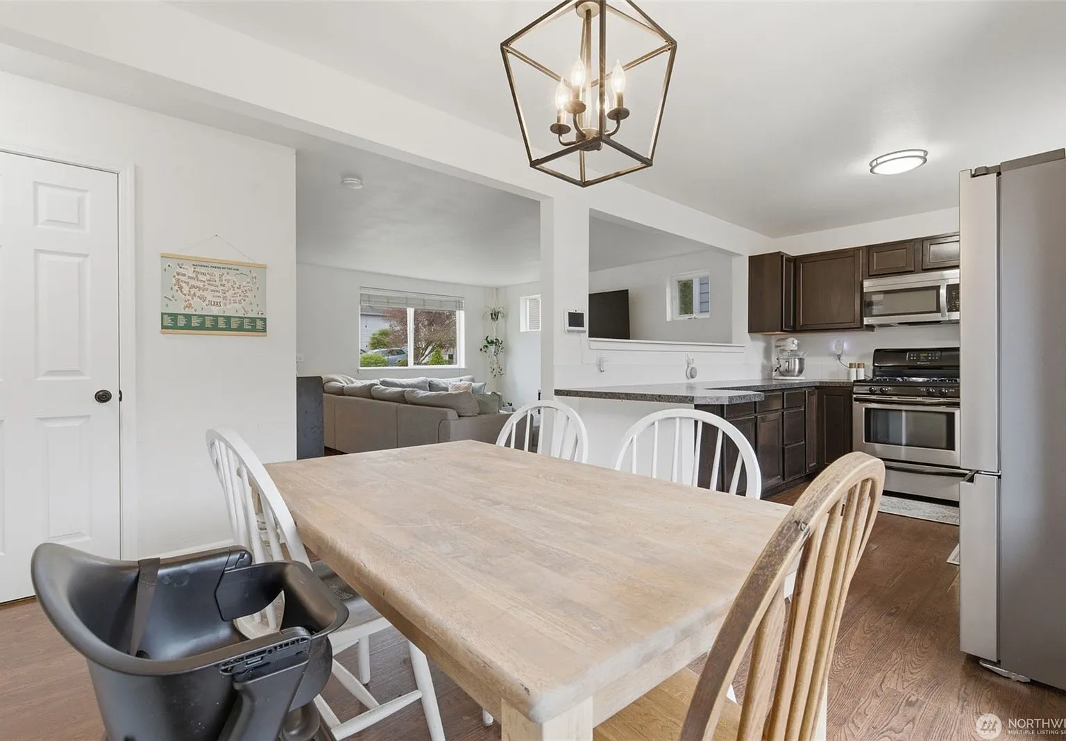 3 bed, 1.5 bath, 1216 sqft, $2,800 — Photo 3