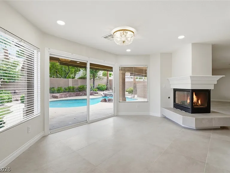 9081 Lawton Pine Dr — Photo 2