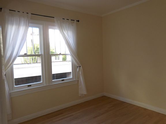 5th image of 837 5th St #Uppper