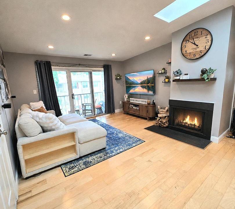 1st image of 31 Hemlock Ct