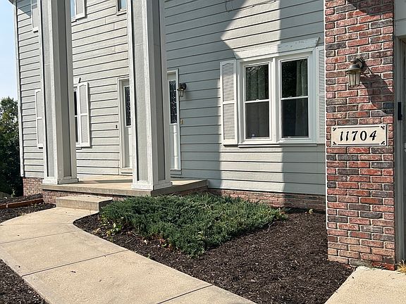 3rd image of 11704 S 25th Avenue Cir