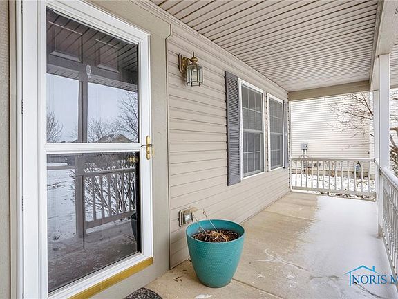 3rd image of 309 Earl North Dr