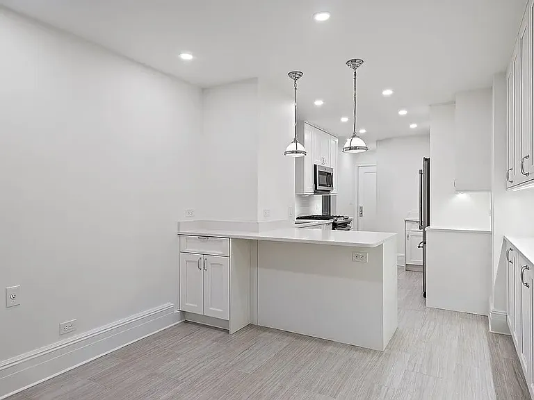 1085 Park Ave #13B — Photo 8