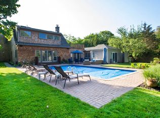 168 Ponquogue Ave, Hampton Bays, NY 11946