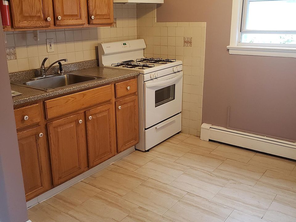 1st image of 476 Joralemon St APT E2