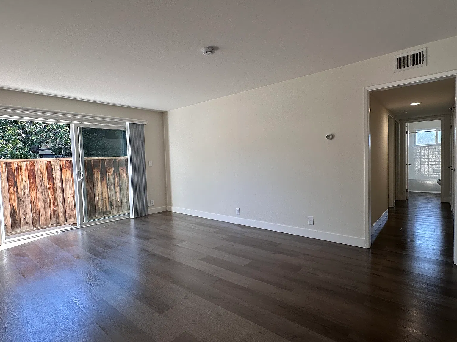 2 bed, 819 sqft, $3,495 — Photo 3
