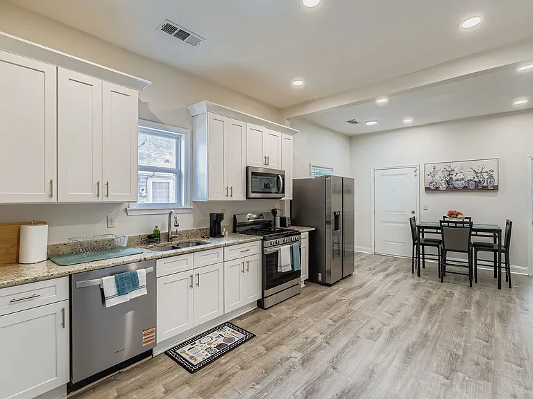 62 Weyman Ave SW — Photo 14