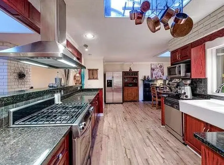 6789 Marine Dr — Photo 8
