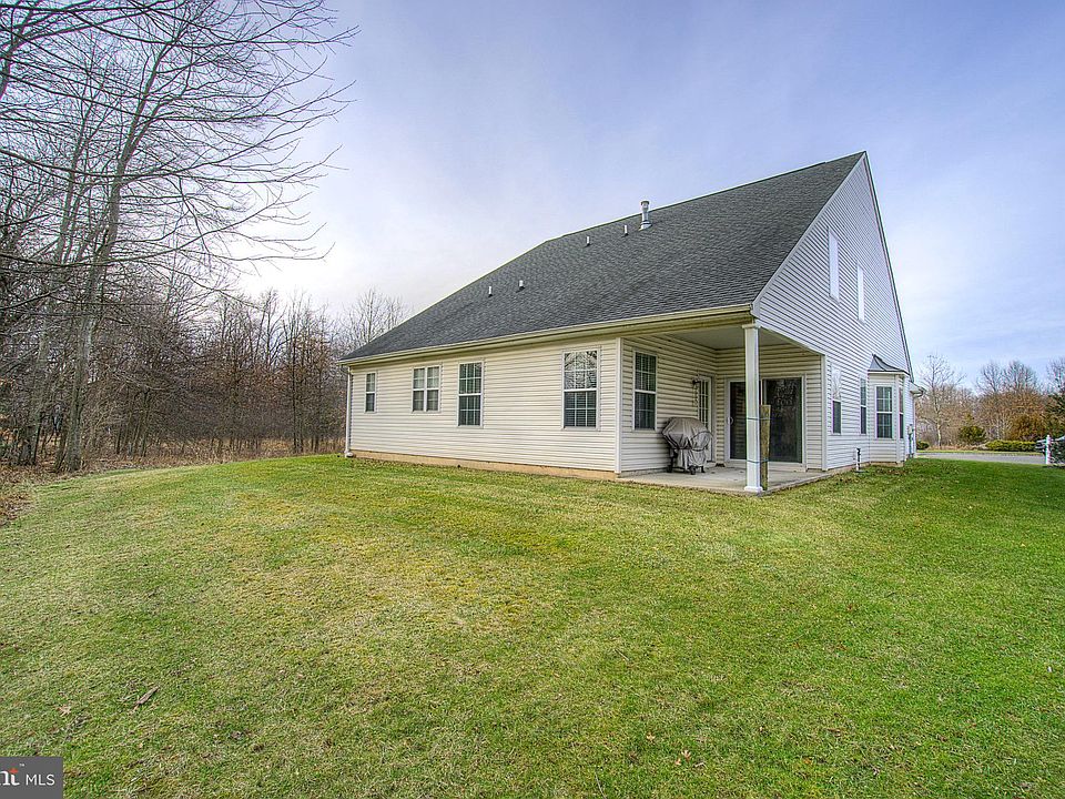 2nd image of 79 Lexington Dr