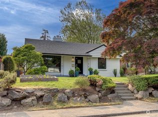 2105 Wolfe Pl W, Seattle, WA 98199