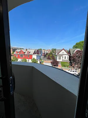 Rented by Delmark Realty LLC | media 42