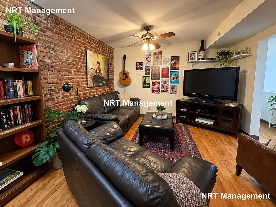 838 Huntington Ave #3
