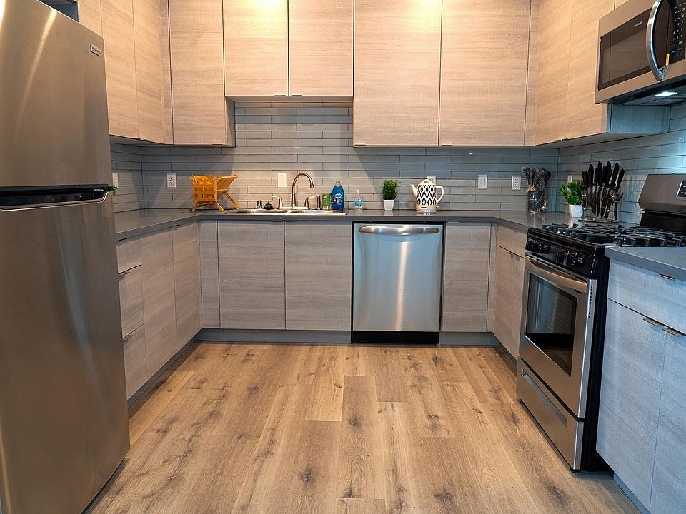 New energy efficient appliances. Never been lease before