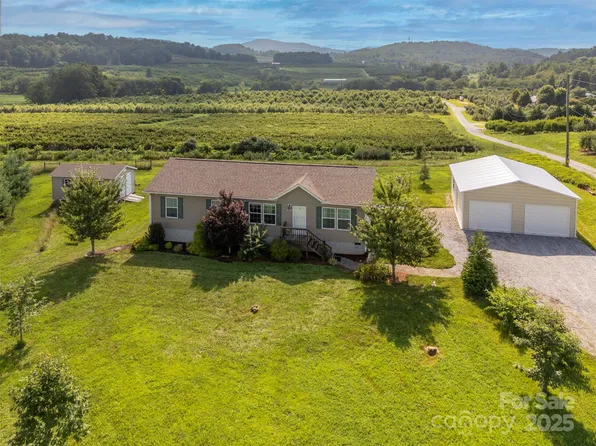 1878 Old Clear Creek Rd, Hendersonville, NC 28792
