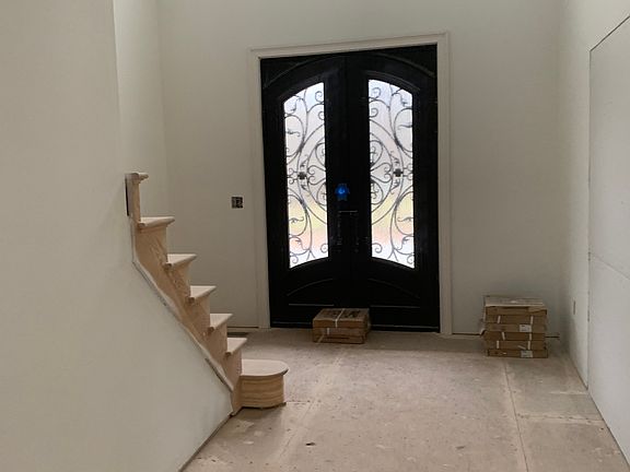 3rd image of 5202 Emerald Dr
