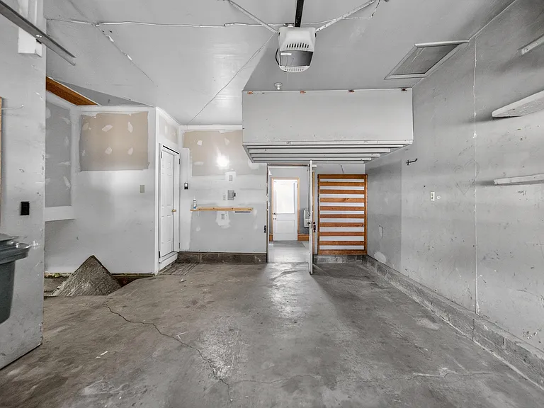 221 Ellen St #221 — Photo 20