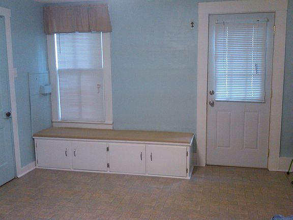 3rd image of 505 N Main St