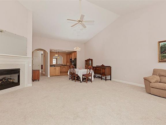 2nd image of 320 Cobblestone Dr