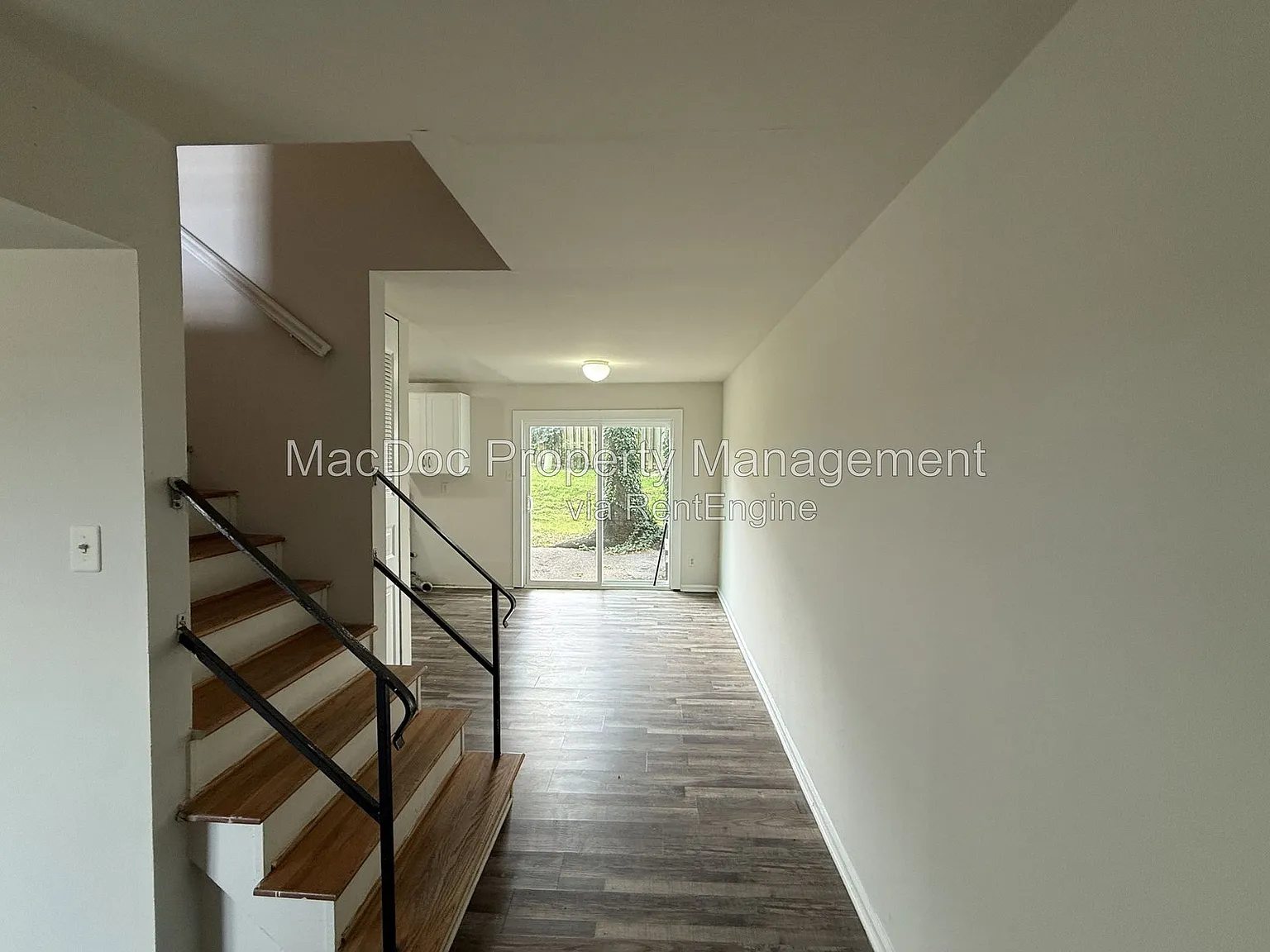 3 bed, 1.5 bath, 1141 sqft, $1,795 — Photo 4