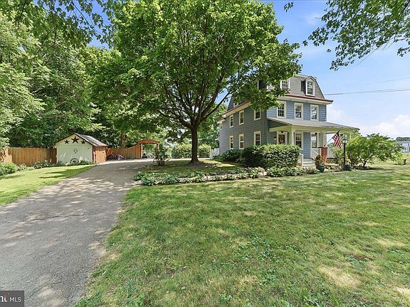 4th image of 2499 Forge Rd