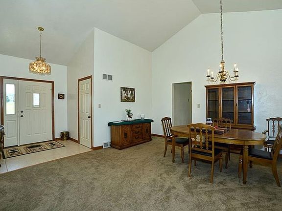 5th image of 111 Rawson Dr