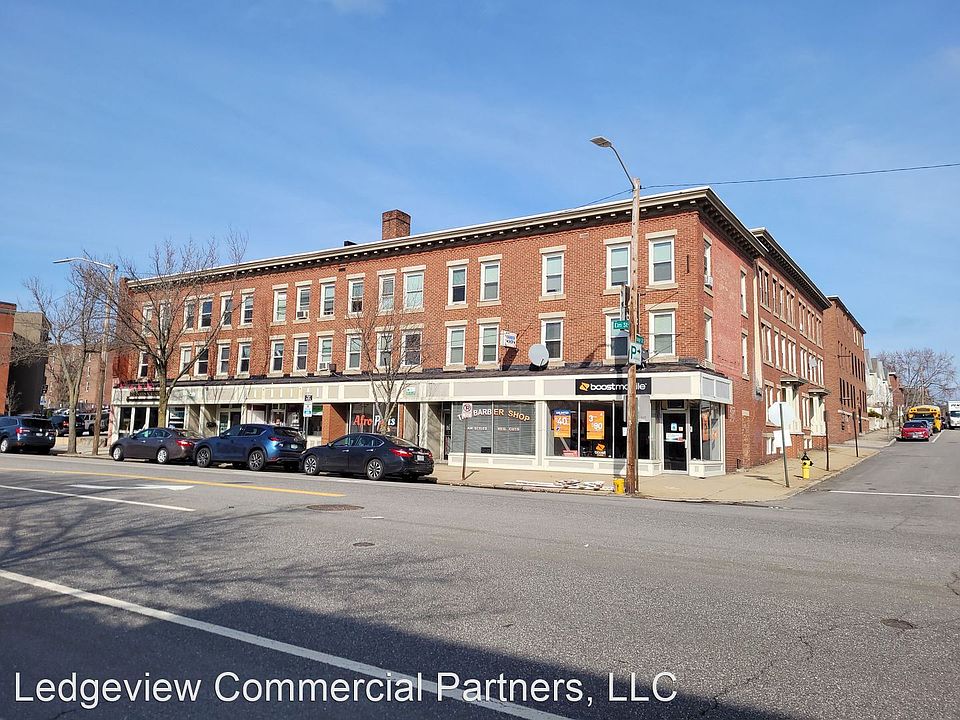 1st image of 1279 Elm St #15