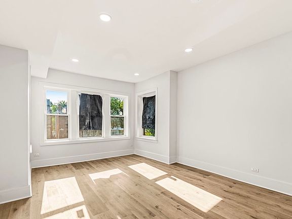 2nd image of 2112 S Drake Ave 2