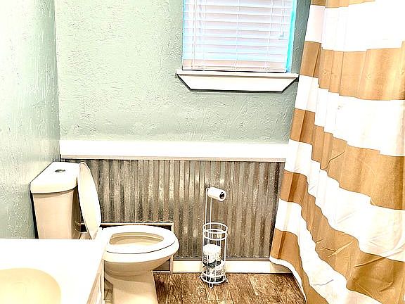 Upstairs bathroom 