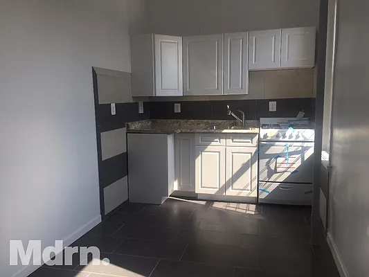 Rented by Mdrn Residential | media 5