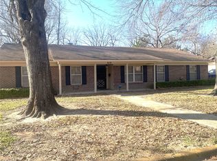 610 Wilburn Dr, Paris, TX 75460