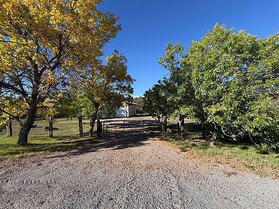 3rd image of 3 Brent Ln