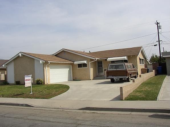 2nd image of 355 Laurie Ln